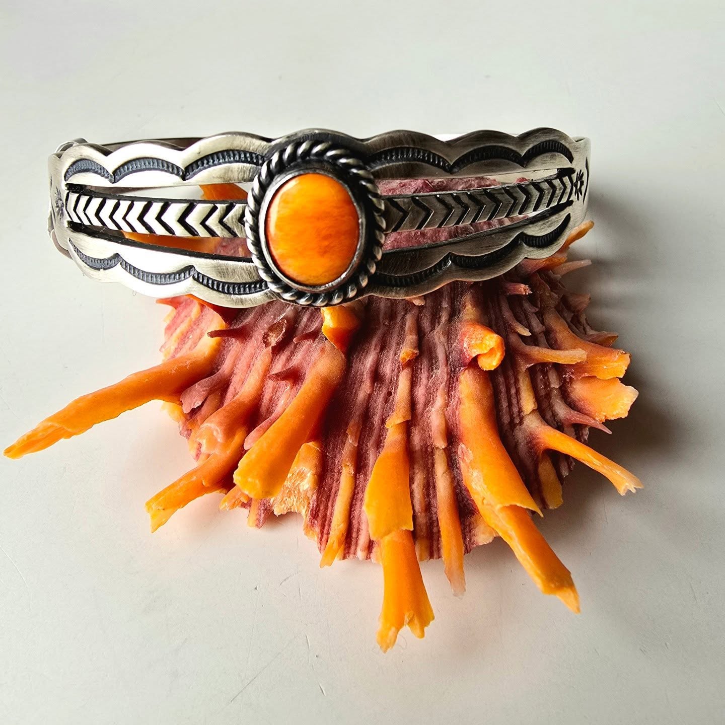 Beautiful Silverwork and Spiny Oyster Bracelet