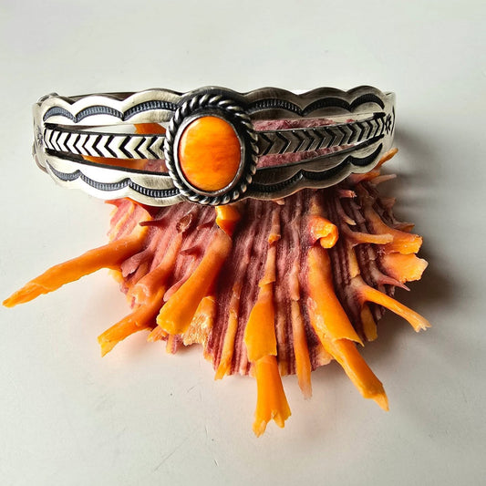 Beautiful Silverwork and Spiny Oyster Bracelet