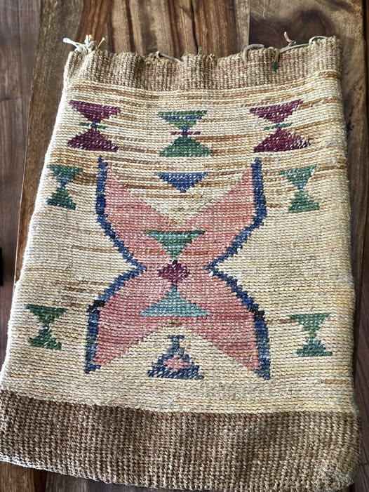 Antique Nez Perce Corn Husk bag